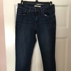 Levi jeans size six